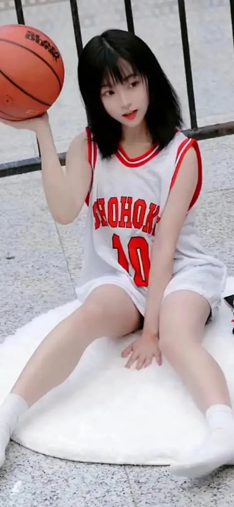 阿森纳今夏转会动态：引援策略与商业影响